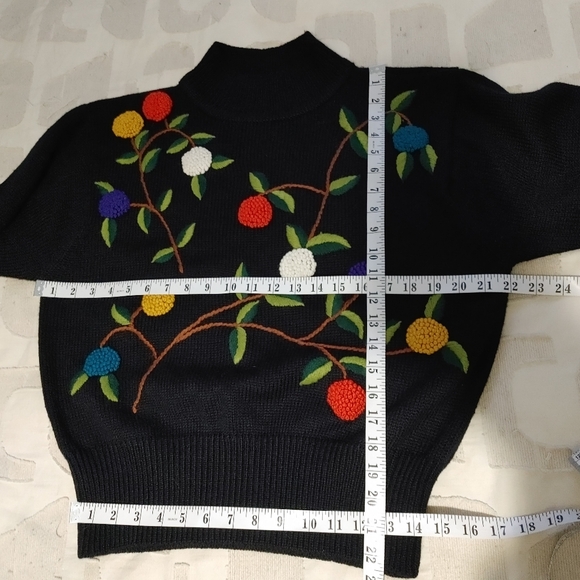 Vintage Embroidered Floral Mock Neck Wool Blend Sweater Size S - Picture 11 of 11